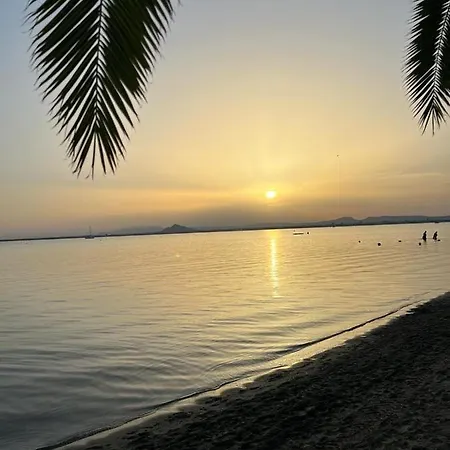 En El Mar A Un Paso Del Mar *