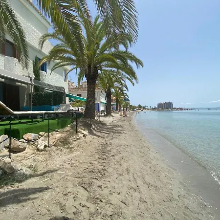 En El Mar A Un Paso Del Mar Holiday home *